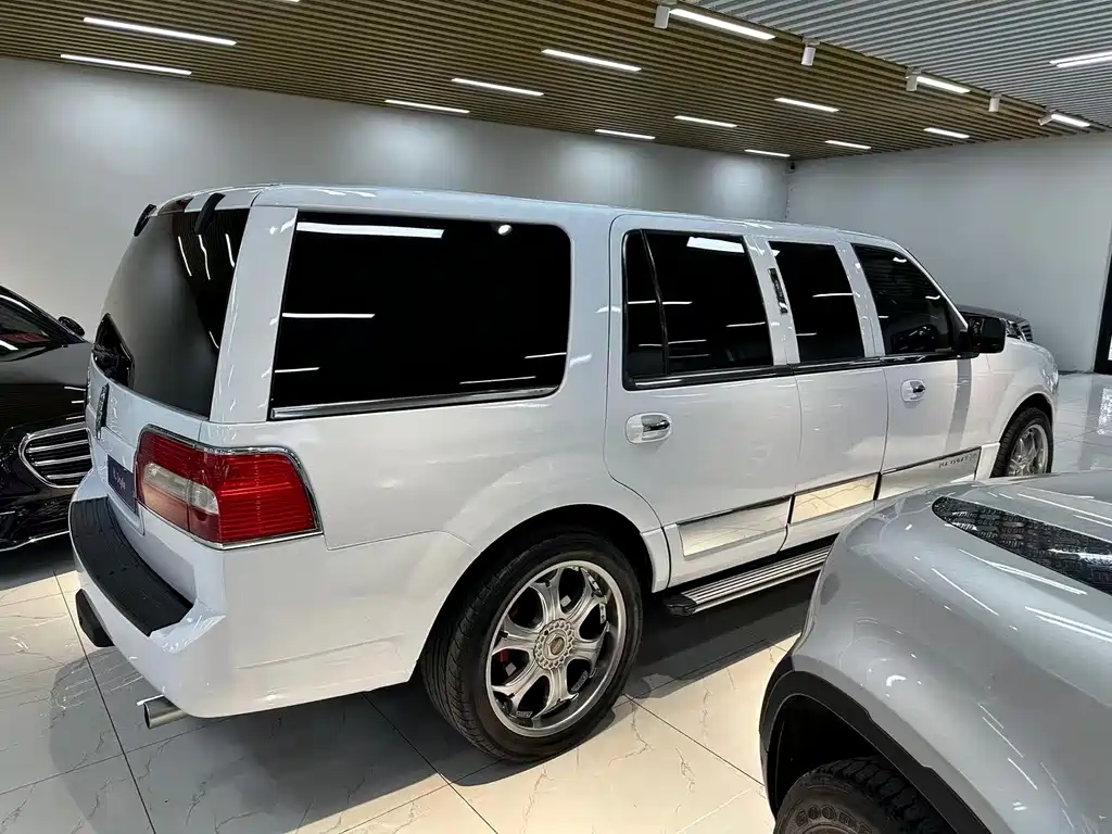 Lincoln Lincoln Navigator 2005 5.4L 2008 - thumbnail 4