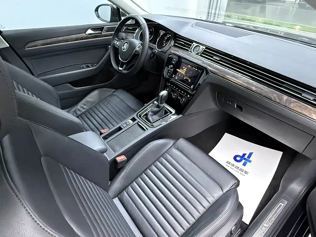 Volkswagen Magotan 2019 330TSI DSG Luxury Model VI 2019 - thumbnail 5