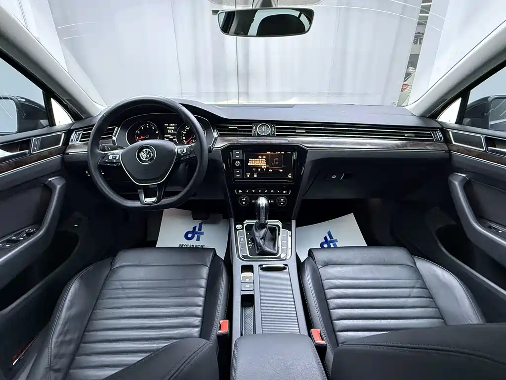 Volkswagen Magotan 2019 330TSI DSG Luxury Model VI 2019 - thumbnail 6
