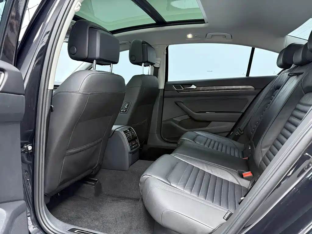 Volkswagen Magotan 2019 330TSI DSG Luxury Model VI 2019 - thumbnail 9