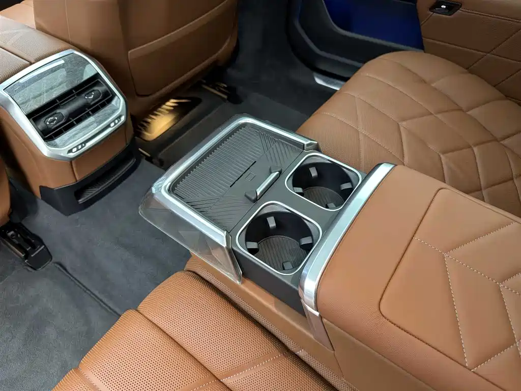 BMW BMW i7 2023 eDrive50L M Sport Executive Package 2025 - thumbnail 11