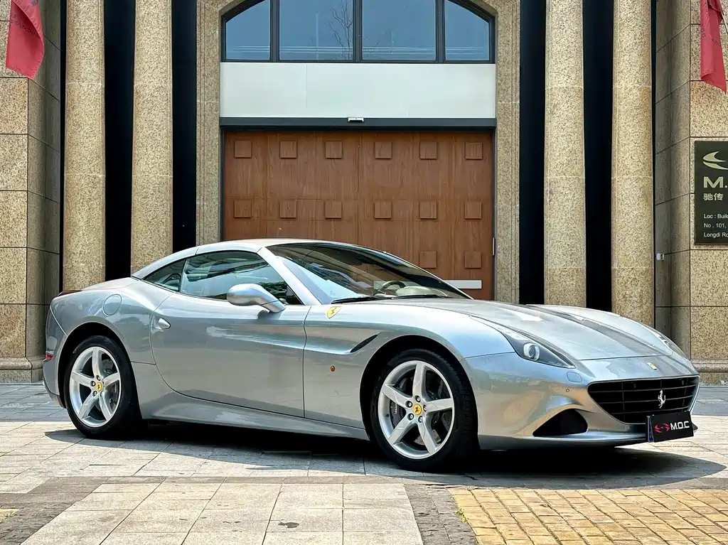 Ferrari Ferrari California T 2015 3.9T Standard 2016 - thumbnail 3