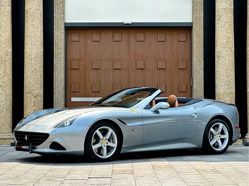 Ferrari Ferrari California T 2015 3.9T Standard 2016 - thumbnail 4