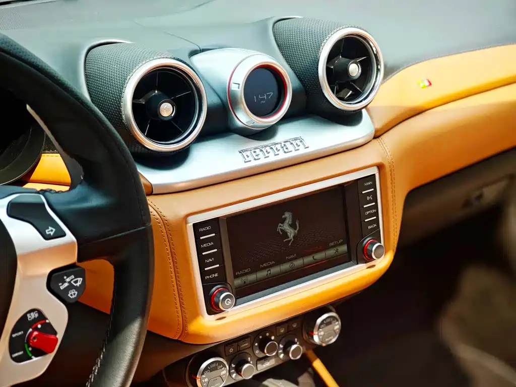 Ferrari Ferrari California T 2015 3.9T Standard 2016 - thumbnail 9