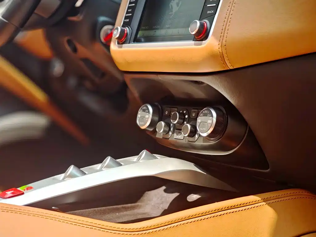 Ferrari Ferrari California T 2015 3.9T Standard 2016 - thumbnail 13