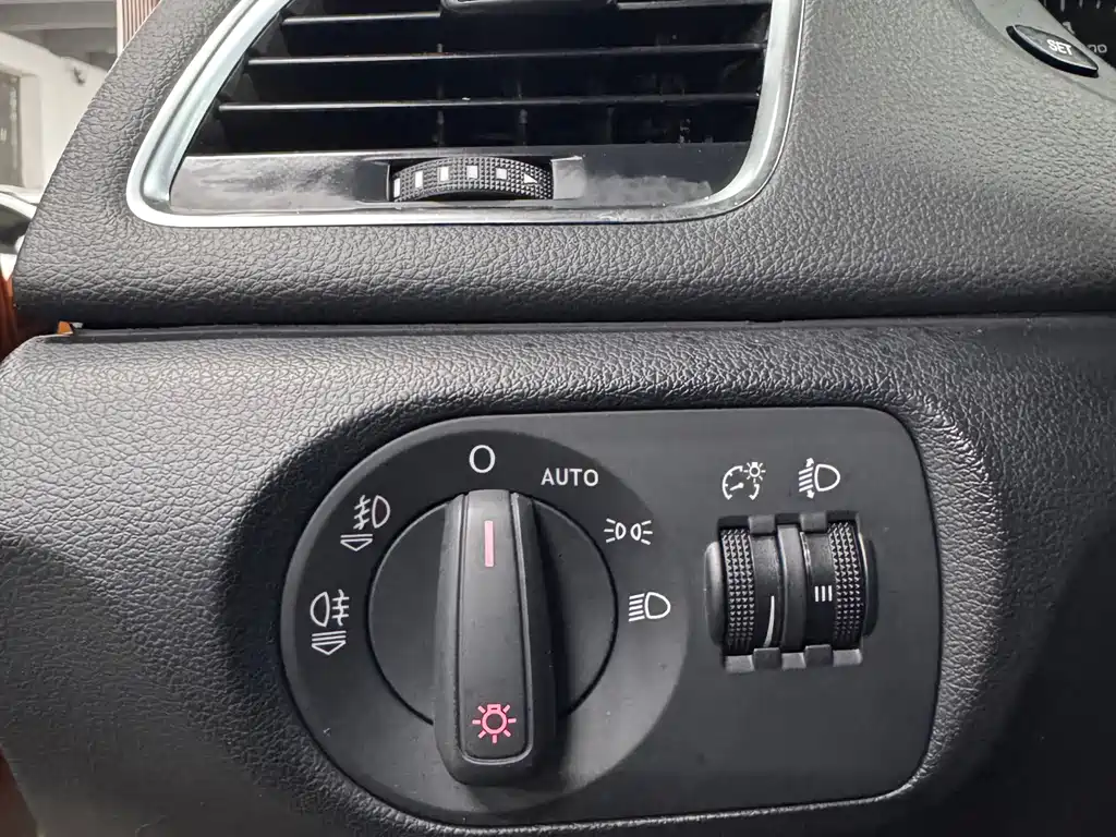 Audi Audi Q3 2013 35 TFSI Progressive Edition 2014 - thumbnail 14