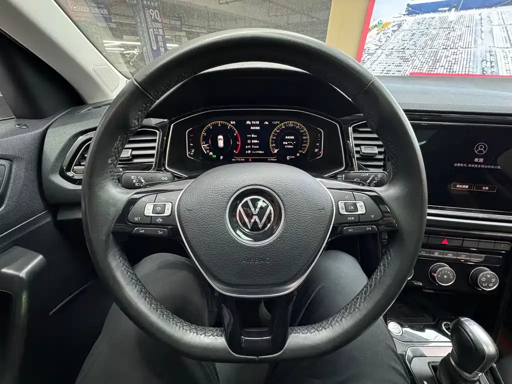 Volkswagen T-Roc 2022 280TSI DSG Front-Wheel Drive Comfort Plus 2022 - thumbnail 8