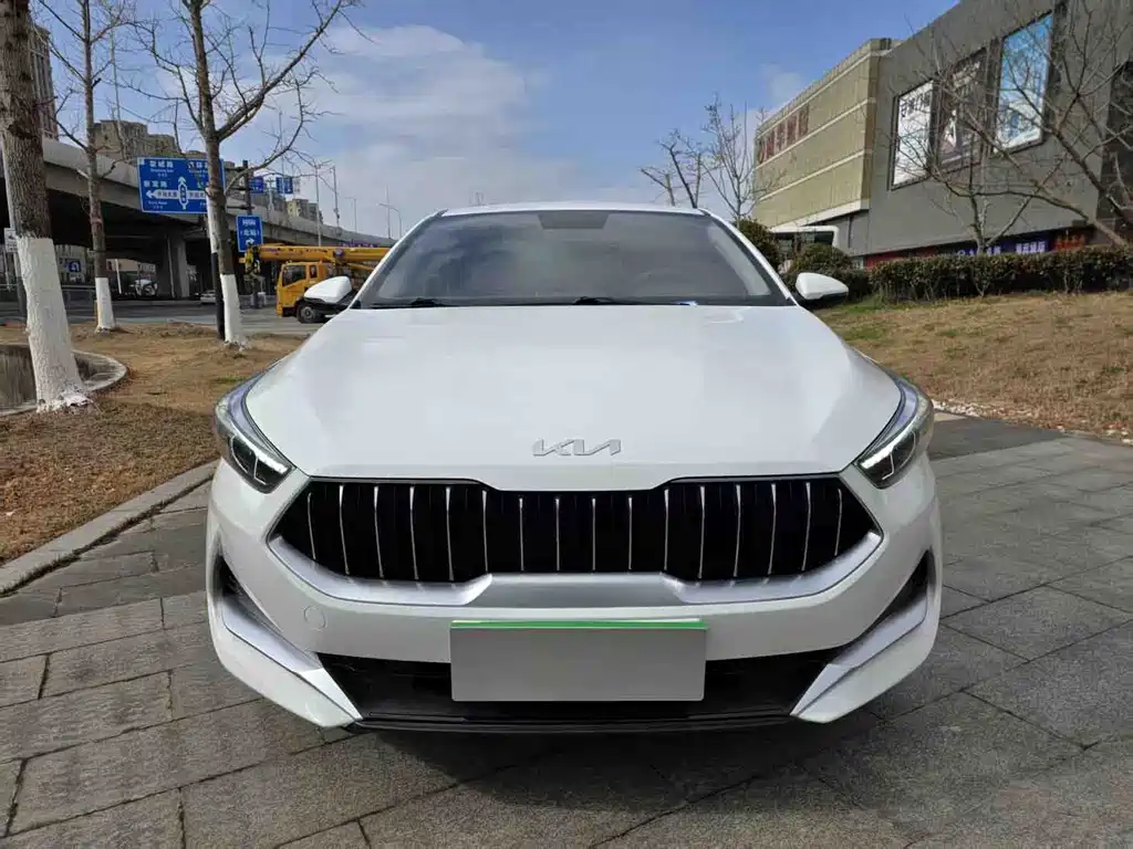 Kia Kia K3 2021 Facelift 1.5L CVT Fashion Edition 2022 - thumbnail 2