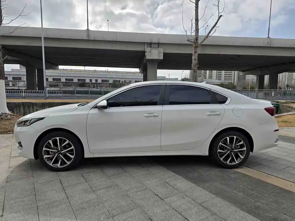 Kia Kia K3 2021 Facelift 1.5L CVT Fashion Edition 2022 - thumbnail 3