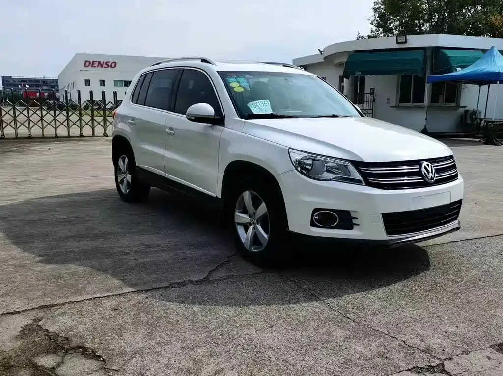 Volkswagen Volkswagen Tiguan 2010 1.8 TSI Automatic 2WD Style Edition 2011 - thumbnail 2