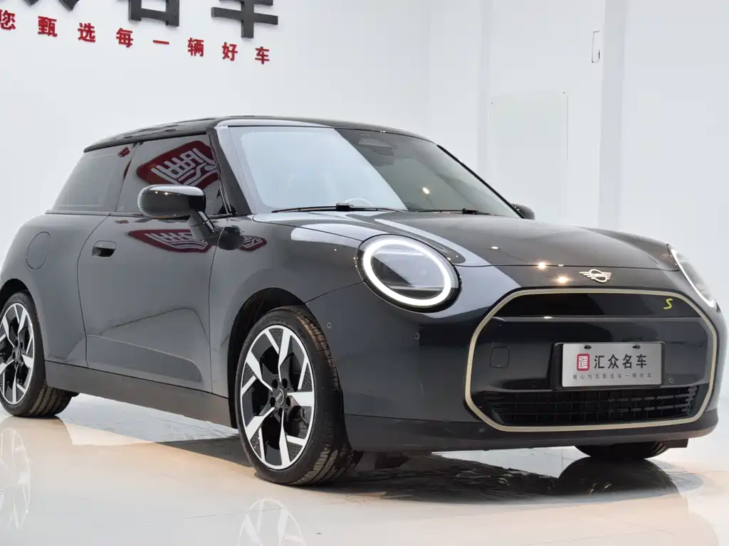MINI MINI Cooper SE 2024 452km Artist Edition 2025 - thumbnail 3