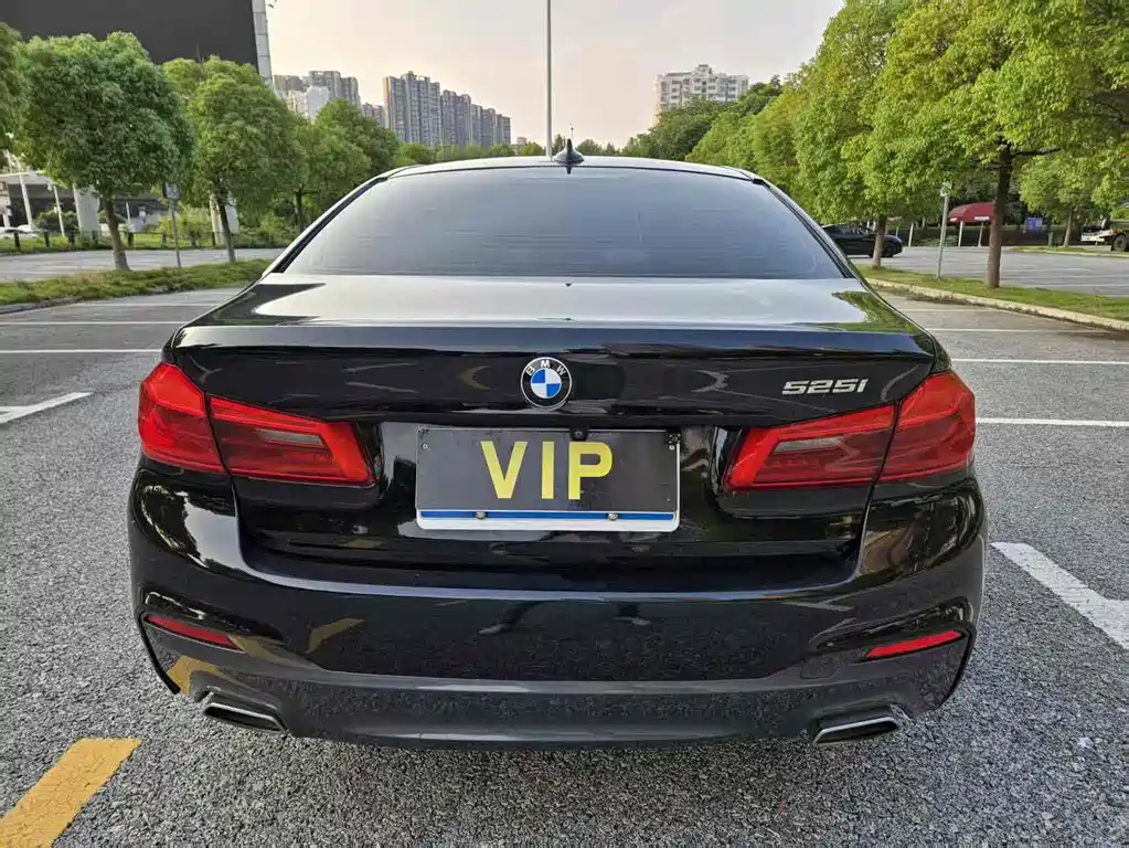 BMW BMW 5 Series Import 2019 525i M Sport Package 2019 - thumbnail 11