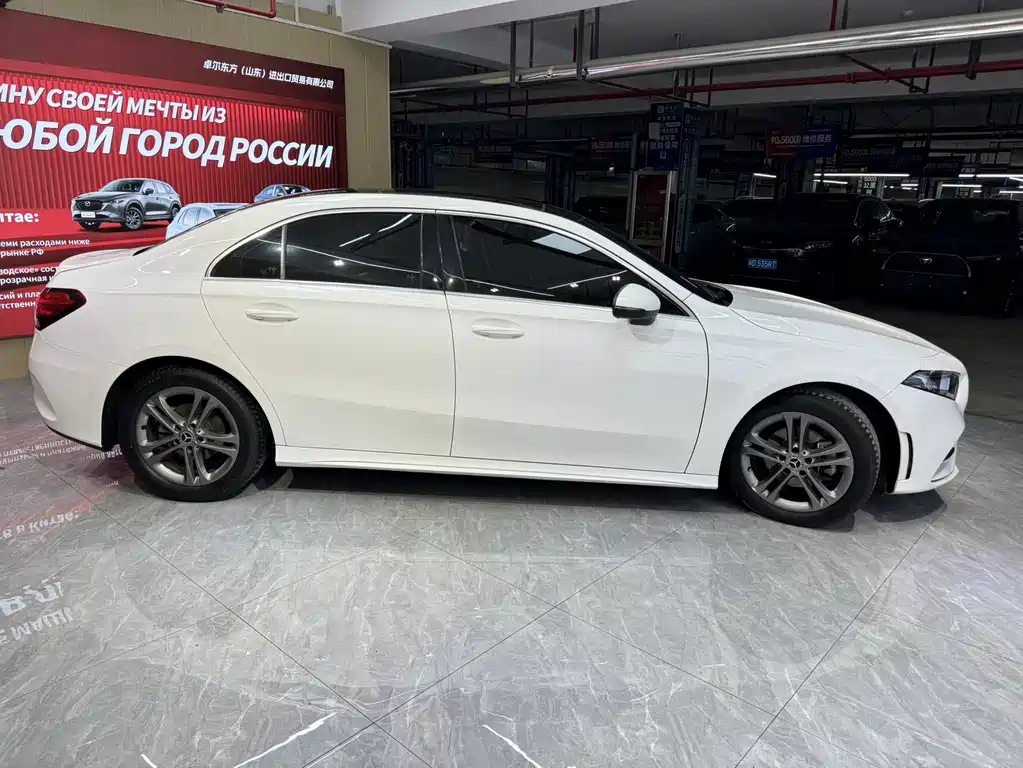 Mercedes-Benz Mercedes-Benz A-Class 2021 Model Year Facelift A 180 L Sport Sedan 2022 - thumbnail 4
