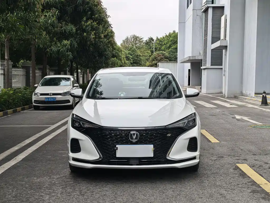 Changan Yidong 2020 PLUS Blue Whale NE 1.4T GDI DCT Premium Model 2020 - thumbnail 2