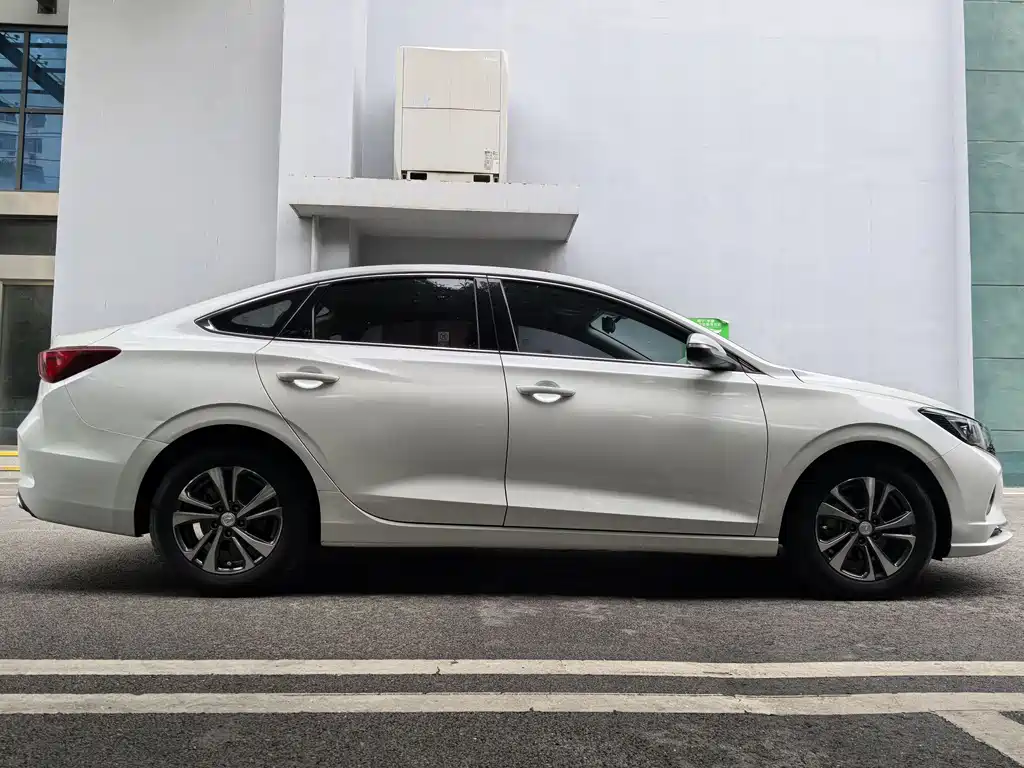 Changan Yidong 2020 PLUS Blue Whale NE 1.4T GDI DCT Premium Model 2020 - thumbnail 8