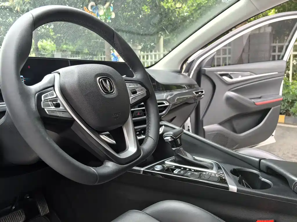Changan Yidong 2020 PLUS Blue Whale NE 1.4T GDI DCT Premium Model 2020 - thumbnail 10