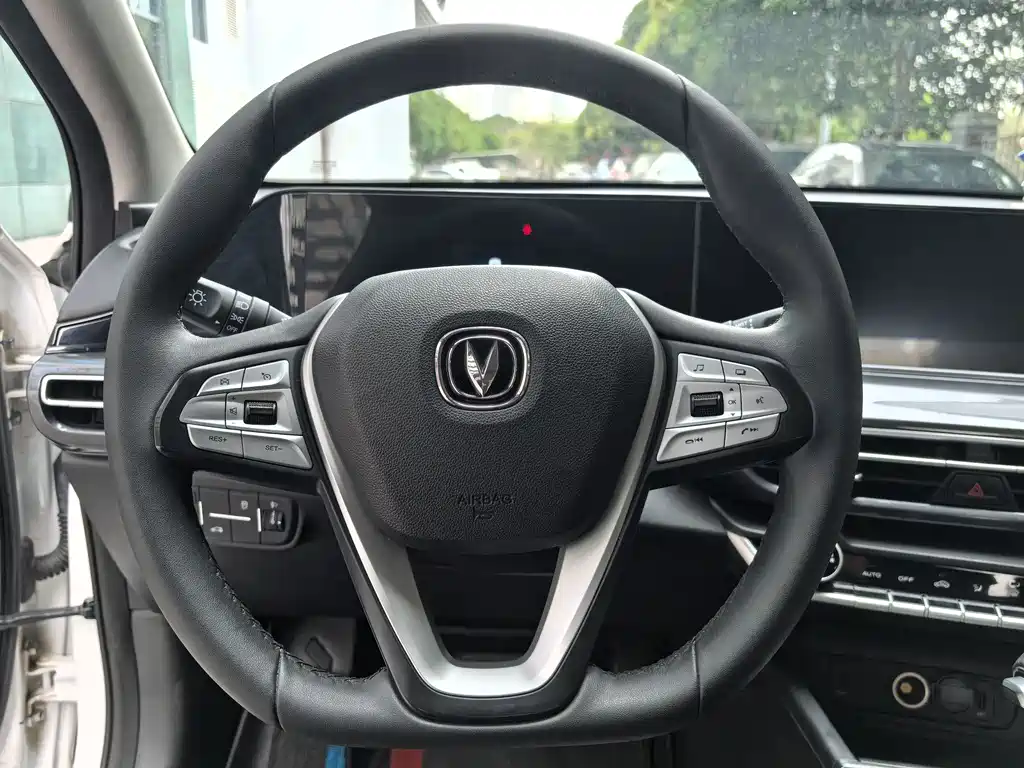 Changan Yidong 2020 PLUS Blue Whale NE 1.4T GDI DCT Premium Model 2020 - thumbnail 12