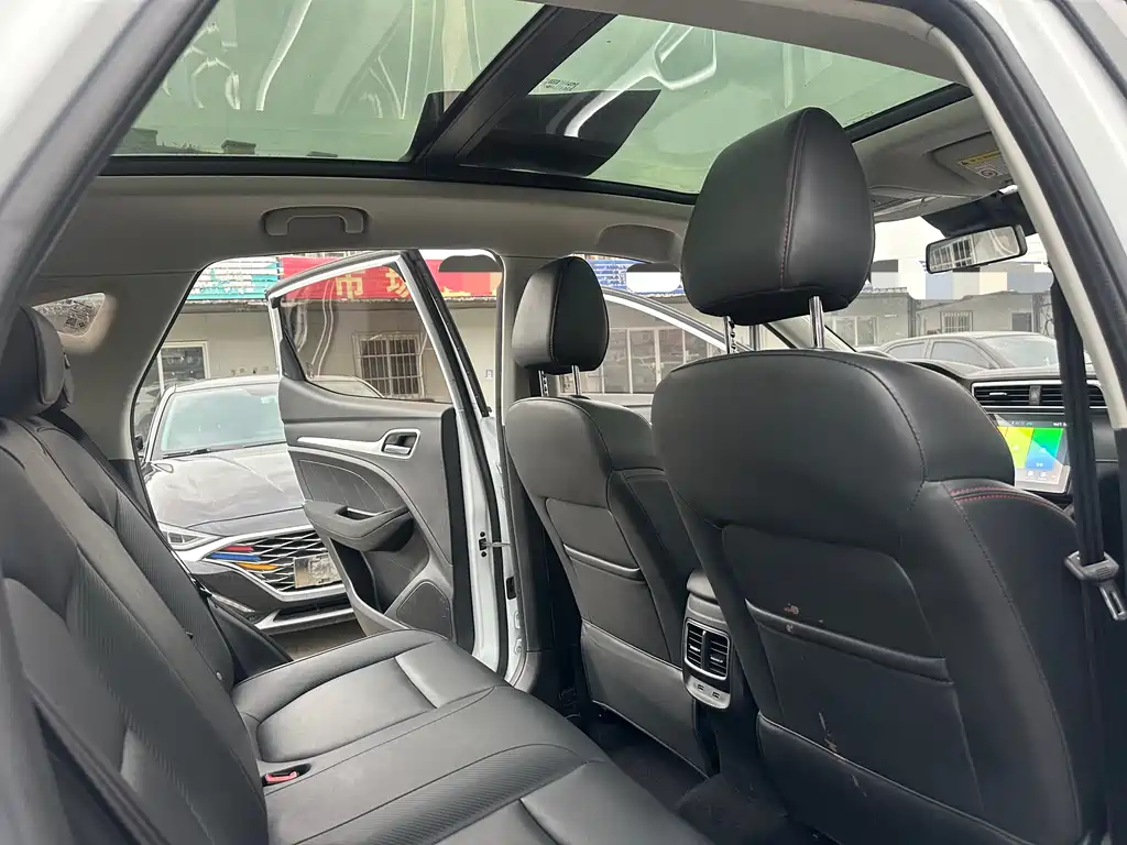 MG MG ZS 2022 180DVVT Automatic Sport Edition 2022 - thumbnail 12