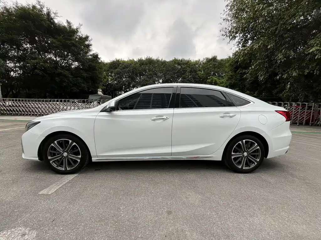 Changan Changan Raeton CC 2022 Blue Whale Edition 1.5T DCT Premium Model 2021 - thumbnail 4