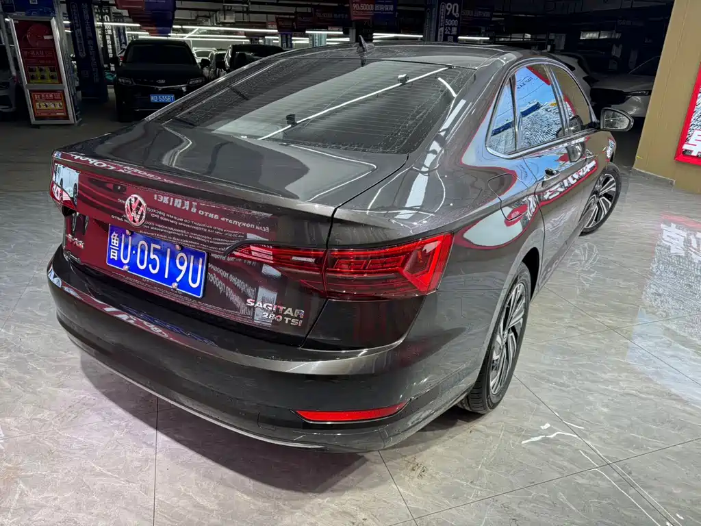 Volkswagen Volkswagen Sagitar 2021 280TSI DSG Luxury Intelligent Connection Edition 2021 - thumbnail 4