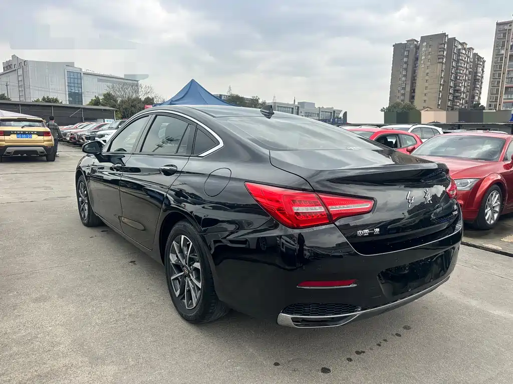 Hongqi Hongqi H5 2020 1.5T DCT Flag Joy Edition 2021 - thumbnail 4