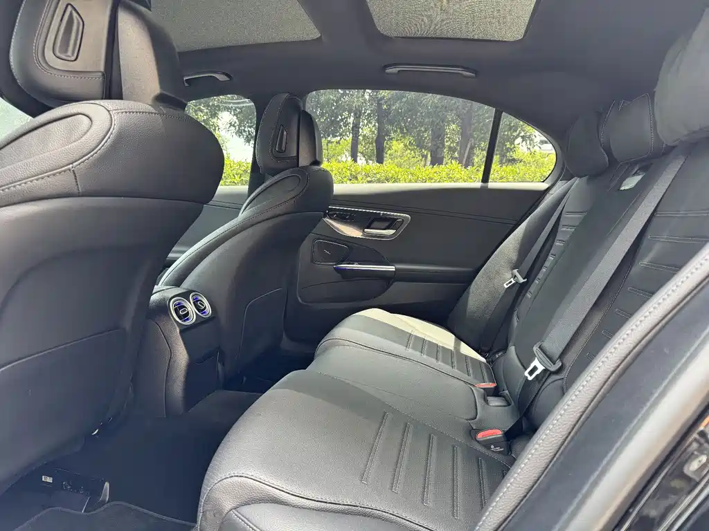 Mercedes-Benz Mercedes-Benz C-Class 2025 C 260 L Sport Edition 2025 - thumbnail 10