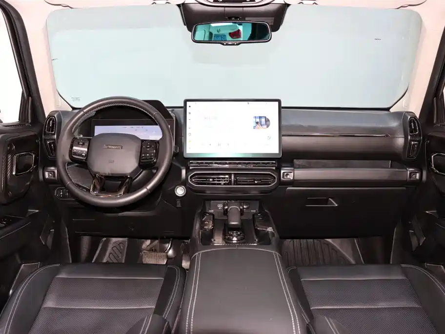 Haval Haval Big Dog PLUS 2023 2.0T AWD潮野Plus  Note: "潮野Plus" doesn't have a direct international equivalent as it appears to be a Chinese marketing term combining "trendy/wild" concepts. The internationally accepted name would typically be "Haval Big Dog PLUS 2023 2.0T AWD" with the additional trim level designation following standard naming conventions. 2024 - thumbnail 11