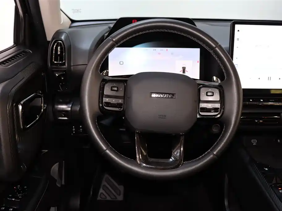Haval Haval Big Dog PLUS 2023 2.0T AWD潮野Plus  Note: "潮野Plus" doesn't have a direct international equivalent as it appears to be a Chinese marketing term combining "trendy/wild" concepts. The internationally accepted name would typically be "Haval Big Dog PLUS 2023 2.0T AWD" with the additional trim level designation following standard naming conventions. 2024 - thumbnail 12