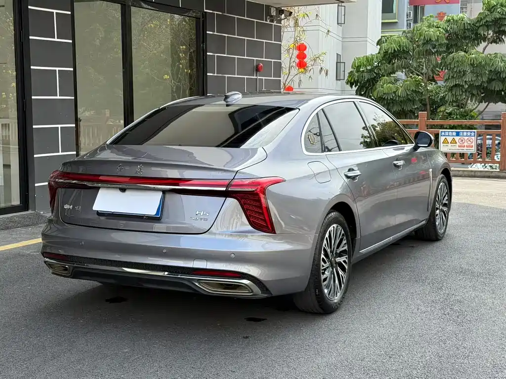 Hongqi Hongqi H5 2023 2.0T Automatic Smart Connectivity Flag Enjoyment Edition 2023 - thumbnail 8