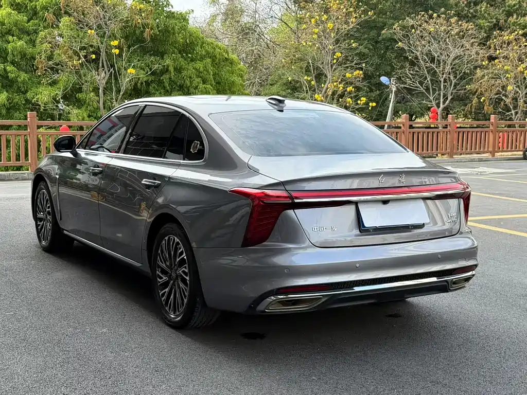Hongqi Hongqi H5 2023 2.0T Automatic Smart Connectivity Flag Enjoyment Edition 2023 - thumbnail 9