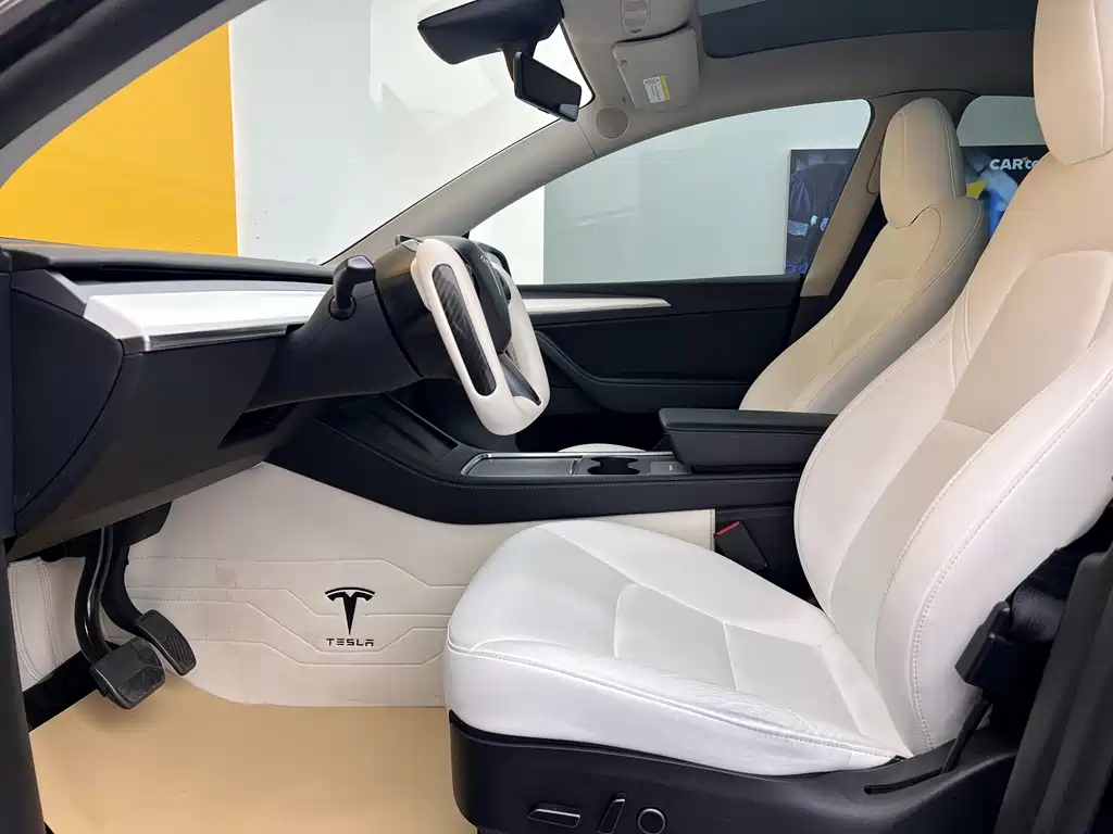 Tesla Model Y 2022 Rear-Wheel Drive Version 2023 - thumbnail 3
