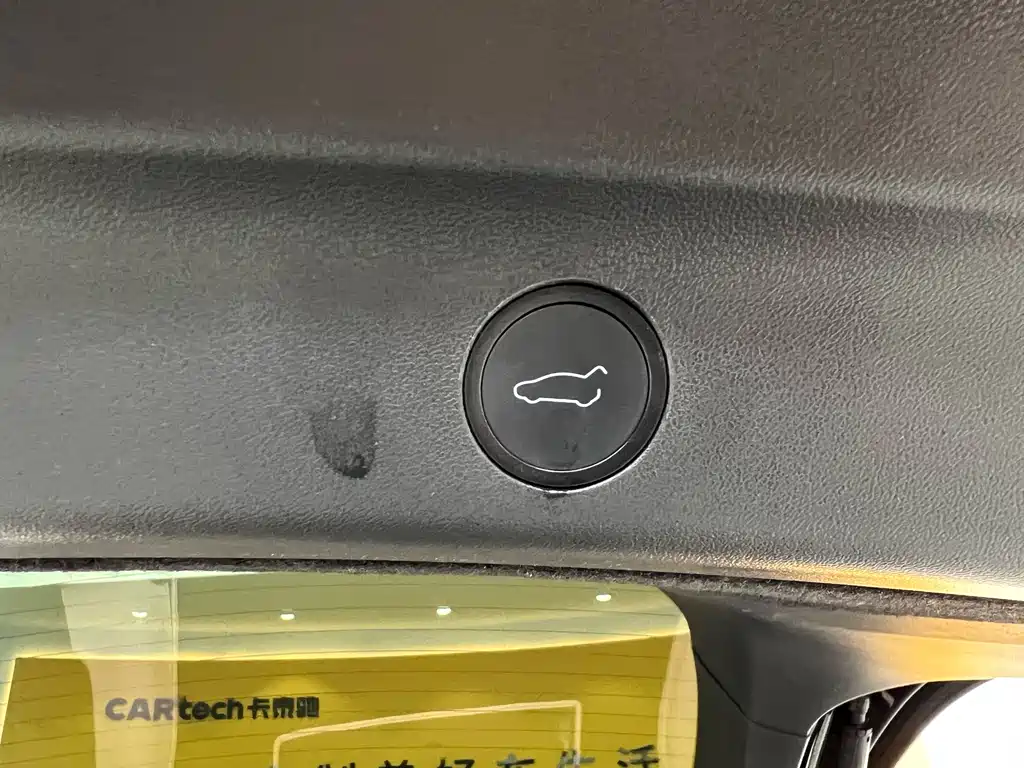 Tesla Model Y 2022 Rear-Wheel Drive Version 2023 - thumbnail 17