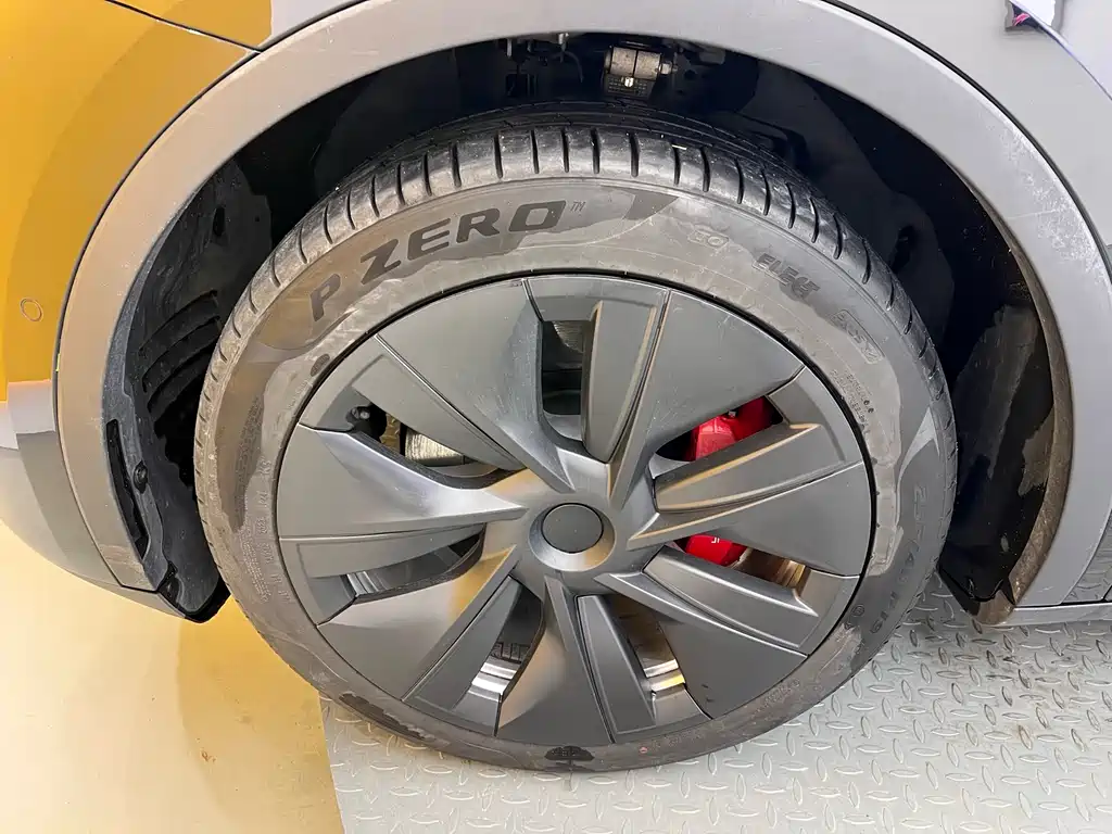 Tesla Model Y 2022 Rear-Wheel Drive Version 2023 - thumbnail 18