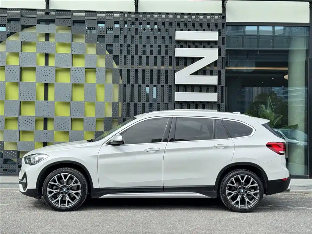 BMW BMW X1 2022 xDrive25Li Premium Model 2022 - thumbnail 3