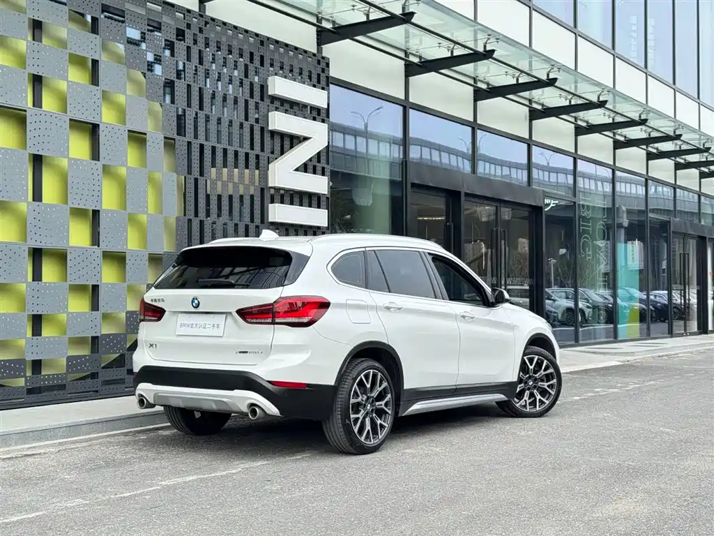 BMW BMW X1 2022 xDrive25Li Premium Model 2022 - thumbnail 4