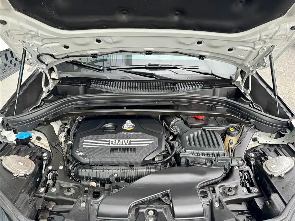 BMW BMW X1 2022 xDrive25Li Premium Model 2022 - thumbnail 7