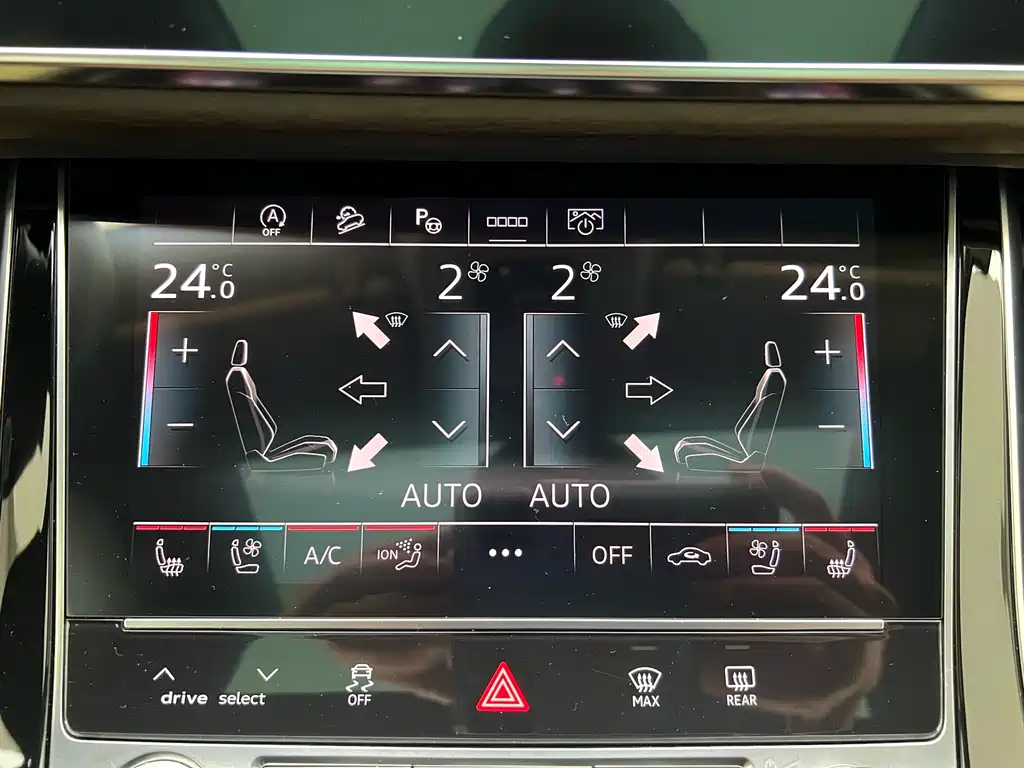 Audi Audi Q7 2024 55 TFSI quattro S line Sport Package 2025 - thumbnail 24