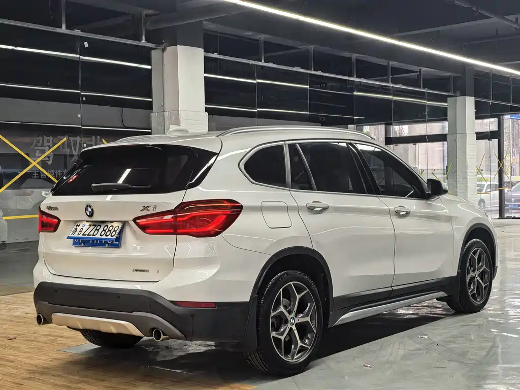 BMW BMW X1 2018 sDrive18Li Premium Model 2017 - thumbnail 4