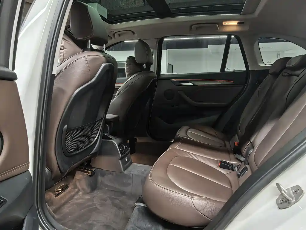 BMW BMW X1 2018 sDrive18Li Premium Model 2017 - thumbnail 10
