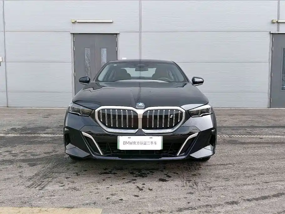 BMW BMW i5 2024 eDrive 35L M Sport Package 2025 - thumbnail 4
