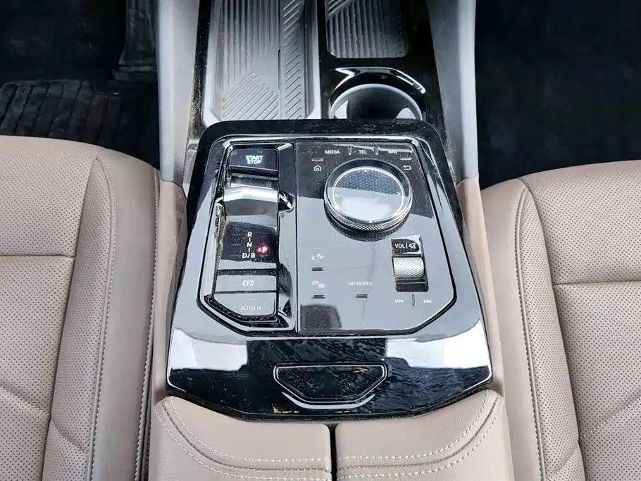 BMW BMW i5 2024 eDrive 35L M Sport Package 2025 - thumbnail 9