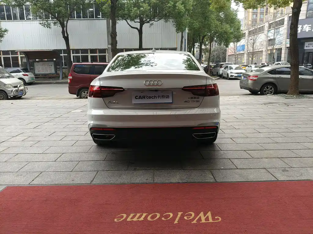 Audi Audi A4L 2025 200th Anniversary Edition 40 TFSI Sport Elegant 2025 - thumbnail 2