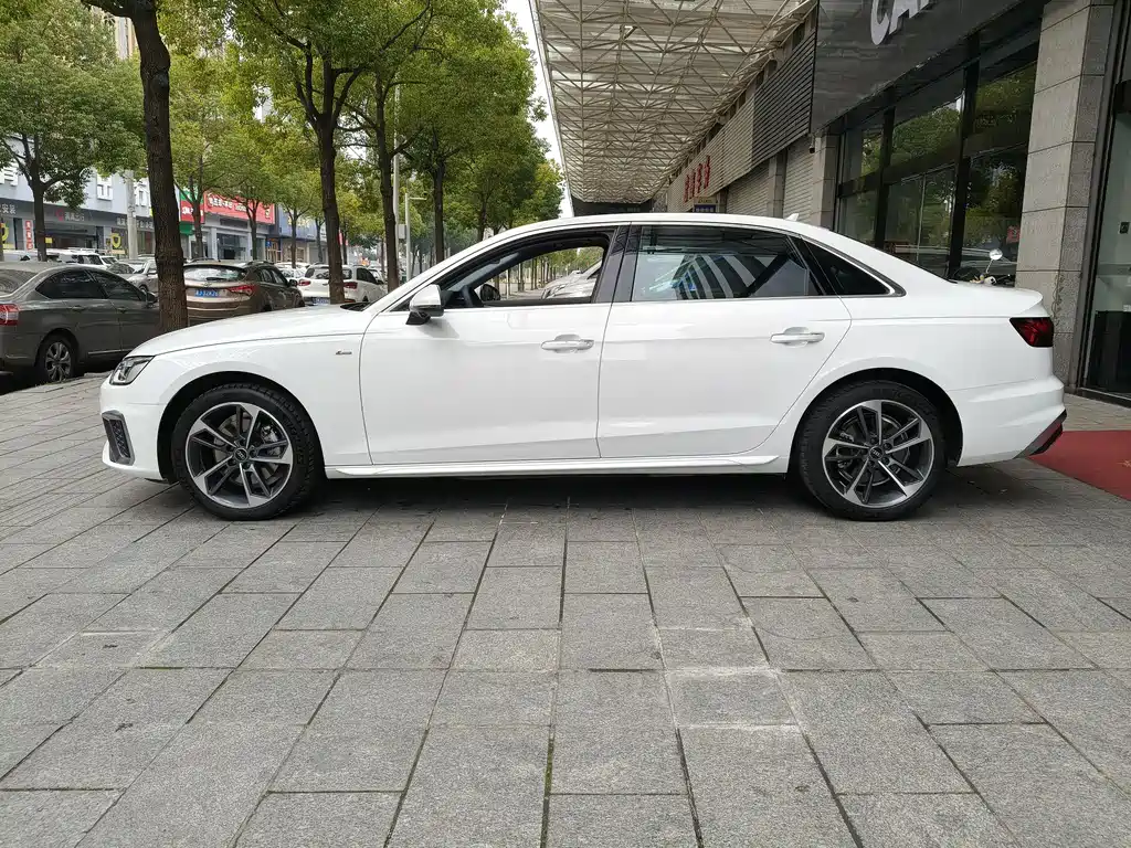 Audi Audi A4L 2025 200th Anniversary Edition 40 TFSI Sport Elegant 2025 - thumbnail 13