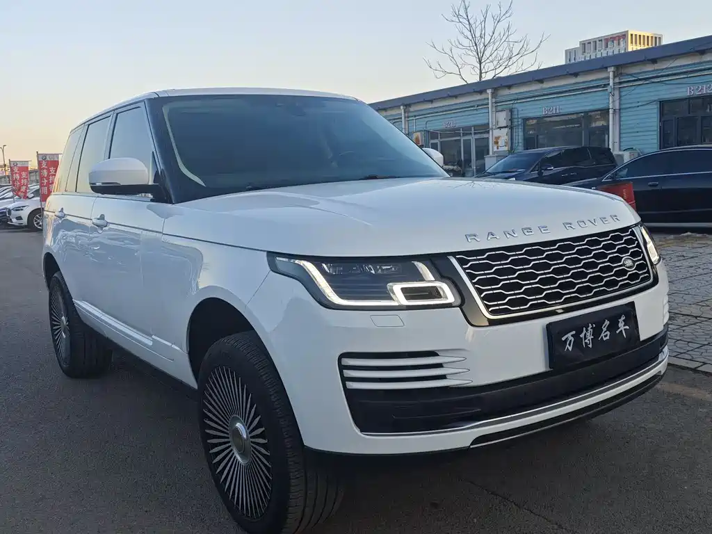 Land Rover Range Rover 2022 3.0 L6 360PS Heritage Edition 2022 - thumbnail 3