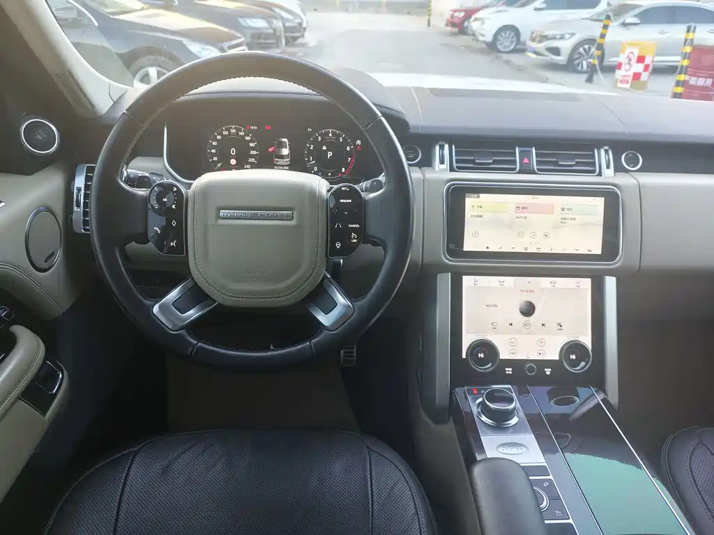 Land Rover Range Rover 2022 3.0 L6 360PS Heritage Edition 2022 - thumbnail 14