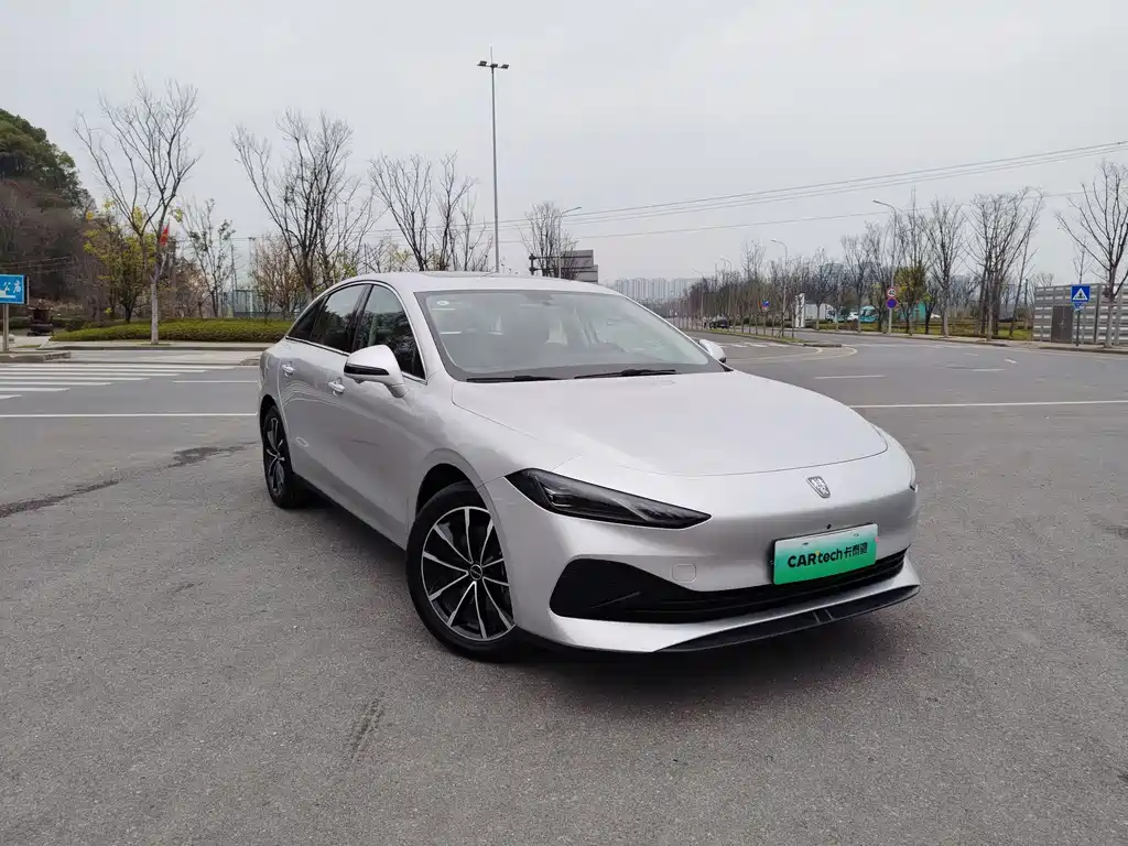 Roewe Roewe D7 2025 DMH 125km World Champion Excellence Edition 2025 - thumbnail 3