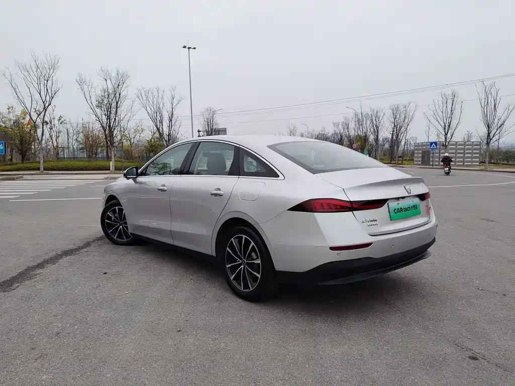 Roewe Roewe D7 2025 DMH 125km World Champion Excellence Edition 2025 - thumbnail 5