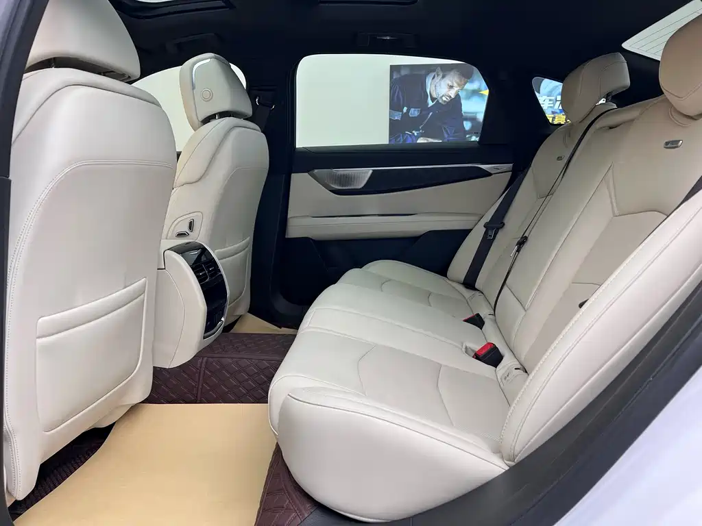 Cadillac Cadillac CT6 2023 28T Luxury 2024 - thumbnail 8
