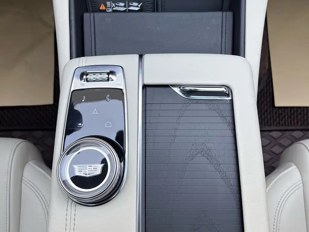 Cadillac Cadillac CT6 2023 28T Luxury 2024 - thumbnail 25