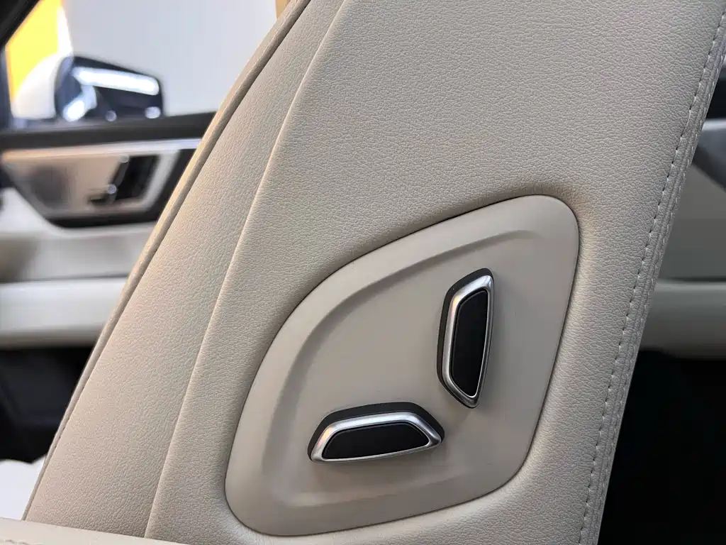 Cadillac Cadillac CT6 2023 28T Luxury 2024 - thumbnail 27